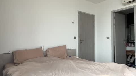 Roshelle online show from February 2026 08:05:02 AM