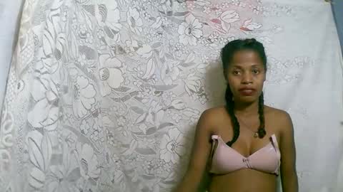 rosia online show from November 2025 06:18:01 PM