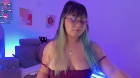 Snapshot of ross_lee chatting on April 2026 07:07:02 PM ross_lee online show from April 2026 07:07:02 PM