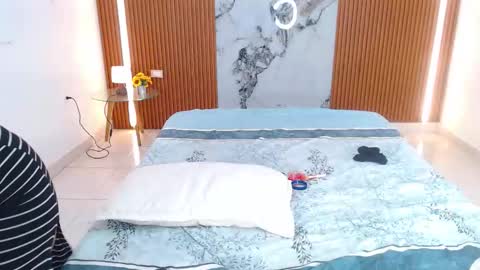 Rossi Hill online show from March 2026 02:04:02 AM