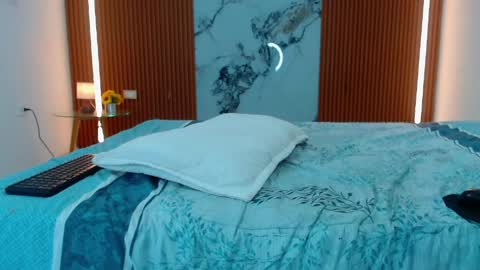 Rossi Hill online show from April 2026 01:41:01 PM