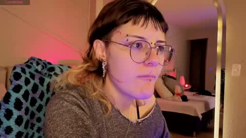 Snapshot of rossiie_hunt_ chatting on May 2026 12:02:01 PM rossiie_hunt_ online show from May 2026 12:02:01 PM