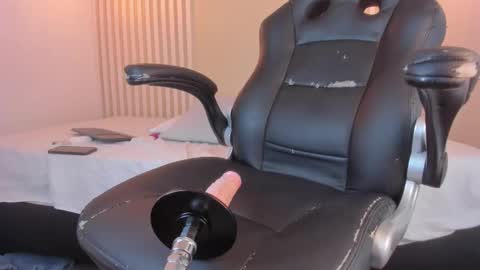 Ross online show from November 2025 10:43:02 PM