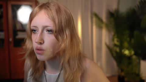 rosy_petal online show from September 2025 09:48:01 PM