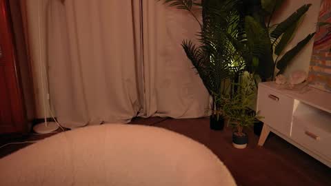 rosy_petal online show from September 2025 10:11:01 PM