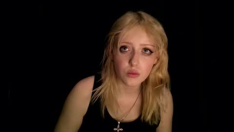 rosy_petal online show from October 2025 05:58:02 PM