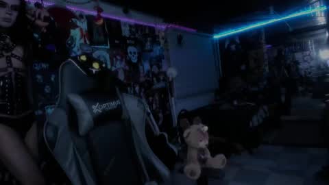 Snapshot of rotten_dreams chatting on February 2025 11:09:02 PM rot online show from February 2025 11:09:02 PM