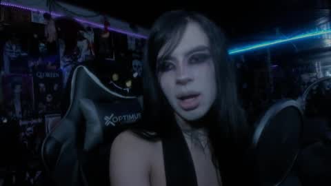 Snapshot of rotten_dreams chatting on February 2025 12:52:02 AM rot online show from February 2025 12:52:02 AM