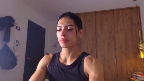 Snapshot of rouse_leon chatting on May 2026 09:01:02 PM Rouse leon online show from May 2026 09:01:02 PM