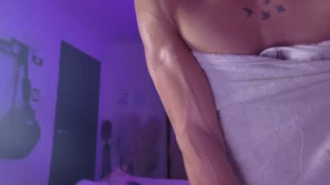 Snapshot of rouse_leon chatting on June 2026 01:15:01 PM Rouse leon online show from June 2026 01:15:01 PM