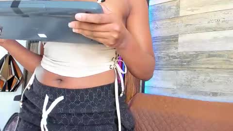 rouselux online show from February 2026 03:43:02 PM