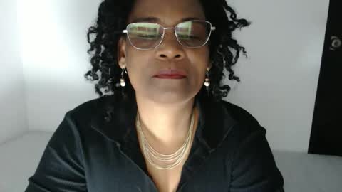 luxa online show from December 2025 04:58:02 PM