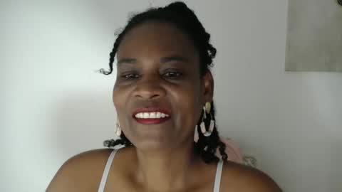 Snapshot of roushlove chatting on April 2026 12:39:01 PM luxa online show from April 2026 12:39:01 PM