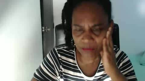Snapshot of roushlove chatting on May 2026 12:06:02 AM luxa online show from May 2026 12:06:02 AM