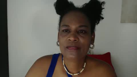 Snapshot of roushlove chatting on May 2026 01:06:01 PM luxa online show from May 2026 01:06:01 PM