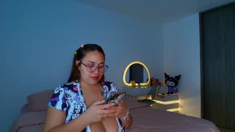 Snapshot of rousrossell_4 chatting on May 2026 05:47:01 AM Call me Rous online show from May 2026 05:47:01 AM