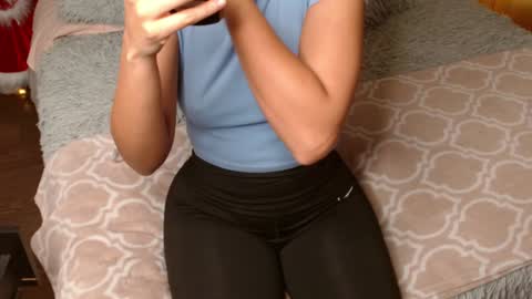 Rouss marie henao  online show from December 2024 10:53:02 AM