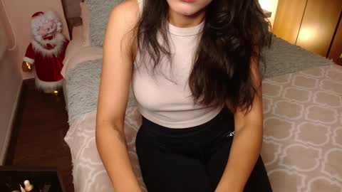 Rouss marie henao  online show from December 2024 01:28:02 PM