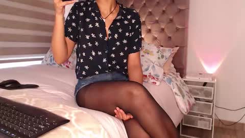 Snapshot of rouss_henao chatting on November 2025 01:37:02 PM Rouss marie henao online show from November 2025 01:37:02 PM