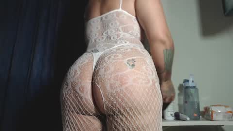 Snapshot of rousse_ellise1 chatting on December 2024 01:47:02 AM rousse online show from December 2024 01:47:02 AM