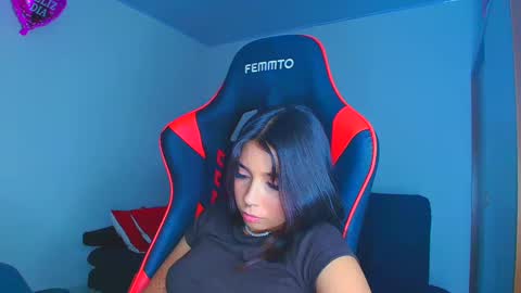 rousse_violet online show from September 2025 11:54:02 PM