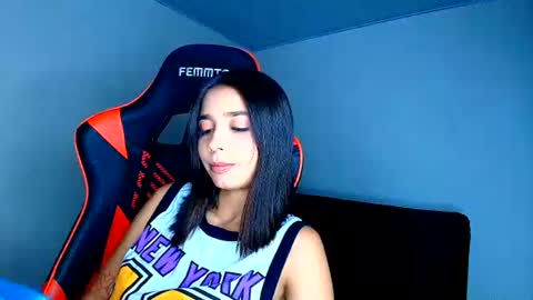 rousse_violet online show from July 2026 12:41:02 AM