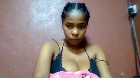 Snapshot of rovaelyah chatting on June 2026 06:04:01 AM rovaelyah online show from June 2026 06:04:01 AM