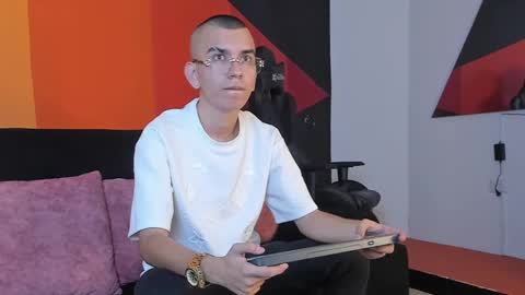 Snapshot of rowancley chatting on September 2025 12:08:02 PM Rowan online show from September 2025 12:08:02 PM