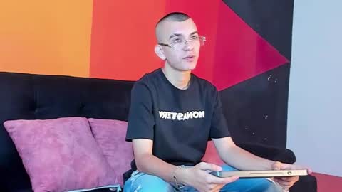 Snapshot of rowancley chatting on September 2025 12:09:01 PM Rowan online show from September 2025 12:09:01 PM