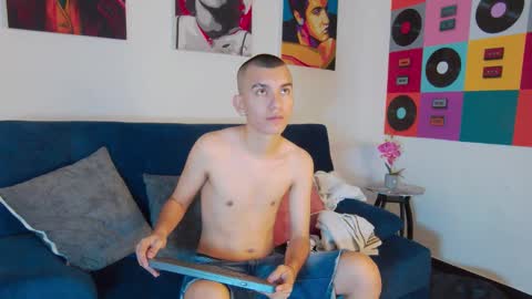 Snapshot of rowancley chatting on October 2025 12:17:02 PM Rowan online show from October 2025 12:17:02 PM