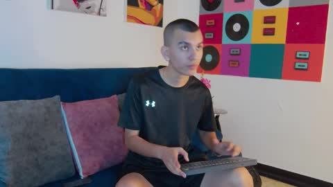 Snapshot of rowancley chatting on October 2025 01:01:01 PM Rowan online show from October 2025 01:01:01 PM