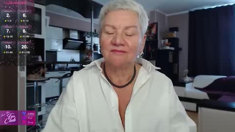 Snapshot of roxana_brooks chatting on February 2026 01:06:02 PM Roxana online show from February 2026 01:06:02 PM