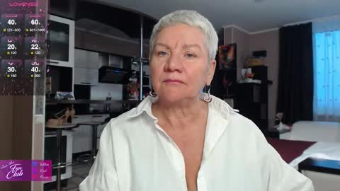 Snapshot of roxana_brooks chatting on February 2026 02:42:02 PM Roxana online show from February 2026 02:42:02 PM