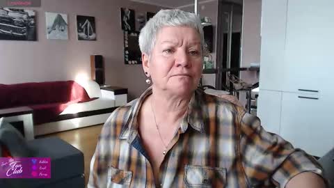 Snapshot of roxana_brooks chatting on February 2026 12:28:01 PM Roxana online show from February 2026 12:28:01 PM