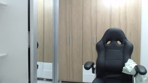 Snapshot of roxanalove7 chatting on January 2025 04:18:01 AM Roxana online show from January 2025 04:18:01 AM