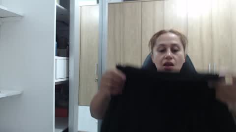 Snapshot of roxanalove7 chatting on January 2025 01:12:02 AM Roxana online show from January 2025 01:12:02 AM