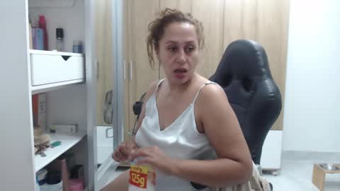 Snapshot of roxanalove7 chatting on March 2025 04:38:02 AM Roxana online show from March 2025 04:38:02 AM