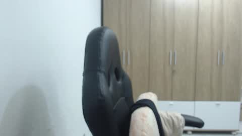 Snapshot of roxanalove7 chatting on October 2025 01:01:02 AM Roxana online show from October 2025 01:01:02 AM