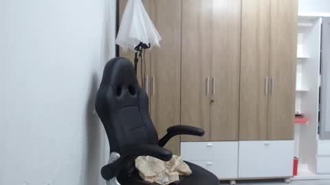 Snapshot of roxanalove7 chatting on January 2026 02:19:01 PM Roxana online show from January 2026 02:19:01 PM