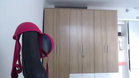 Snapshot of roxanalove7 chatting on February 2026 09:29:02 PM Roxana online show from February 2026 09:29:02 PM