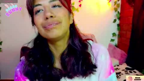 Snapshot of roxanbunny chatting on November 2025 09:39:01 PM roxxy online show from November 2025 09:39:01 PM