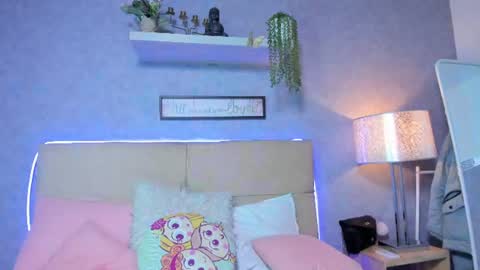 Snapshot of roxanebrown chatting on July 2026 02:05:17 AM roxanebrown online show from July 2026 02:05:17 AM