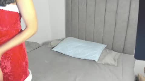 Roxane online show from November 2025 11:34:02 AM