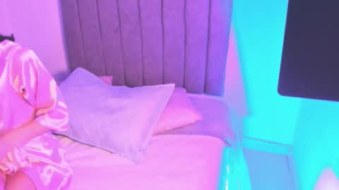 Roxane online show from December 2025 10:24:01 AM