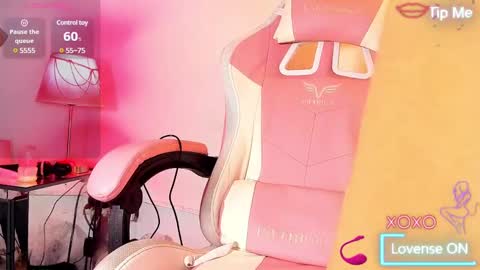 Snapshot of roxaneevans_ chatting on January 2025 10:18:02 AM Roxane online show from January 2025 10:18:02 AM