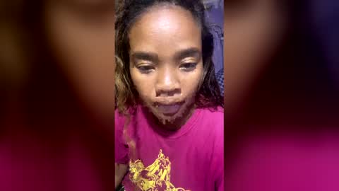 roxanne_98 online show from April 2026 05:33:01 PM