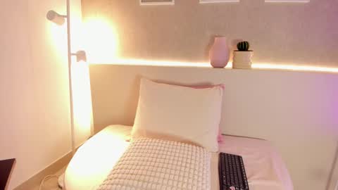 Snapshot of roxannegomez_ chatting on November 2025 11:24:01 AM Roxanne Gomez online show from November 2025 11:24:01 AM