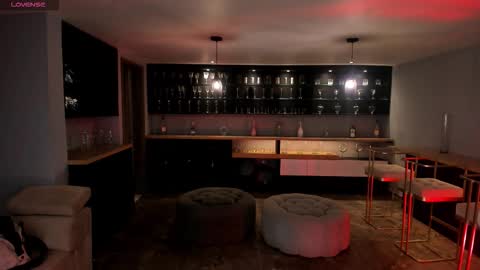 Roxanne Hill  online show from October 2025 11:00:01 AM