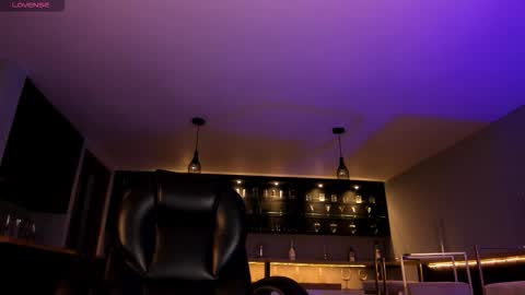 Roxanne Hill  online show from December 2025 10:55:01 AM