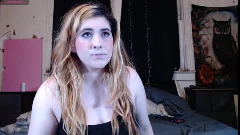 Snapshot of roxanneroulette chatting on January 2026 12:07:02 PM Silver online show from January 2026 12:07:02 PM